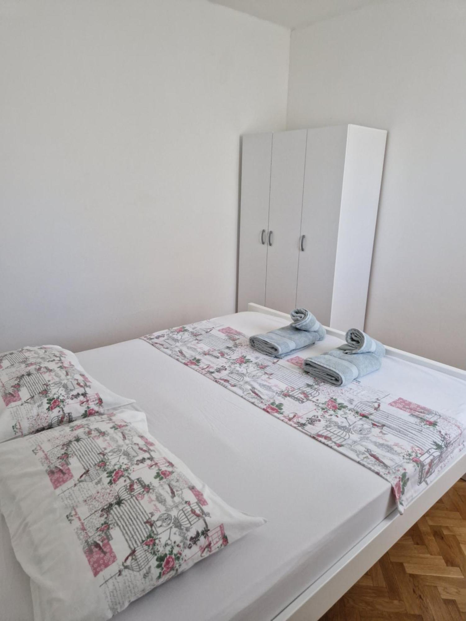 Apartman Murter Centar Exterior foto